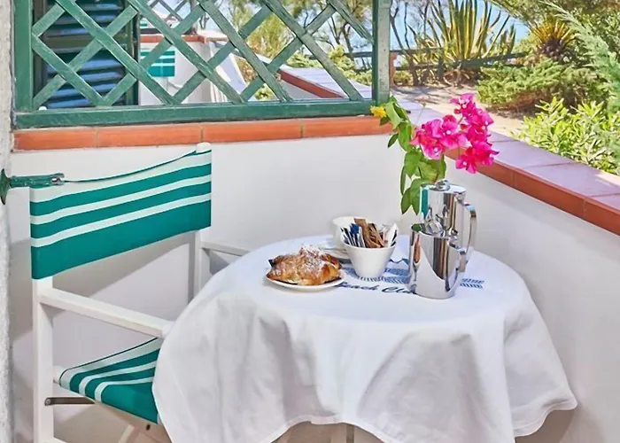 Antares فندق كابوليفيري