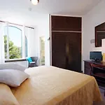 Antares كابوليفيري