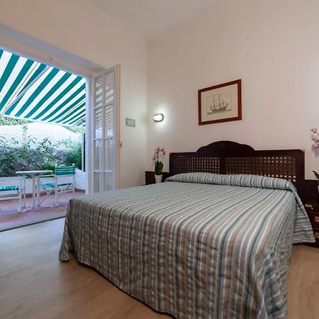 Antares Hotel 3*
