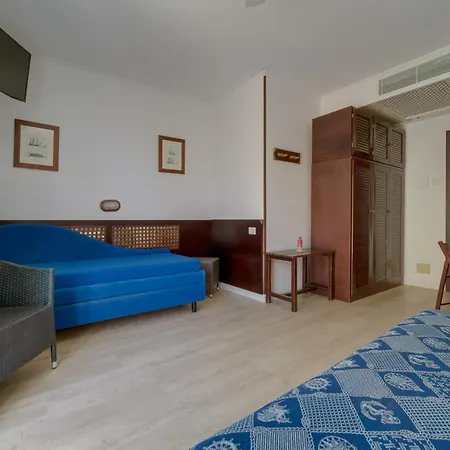 Antares Hotell 3*